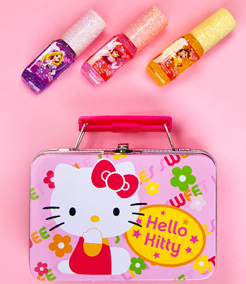 Hello_Kitty_and_Disney_Princess_Beauty_Sets_LARGE